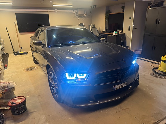 Dodge Charger 2 of 9