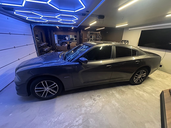Dodge Charger 8 of 9