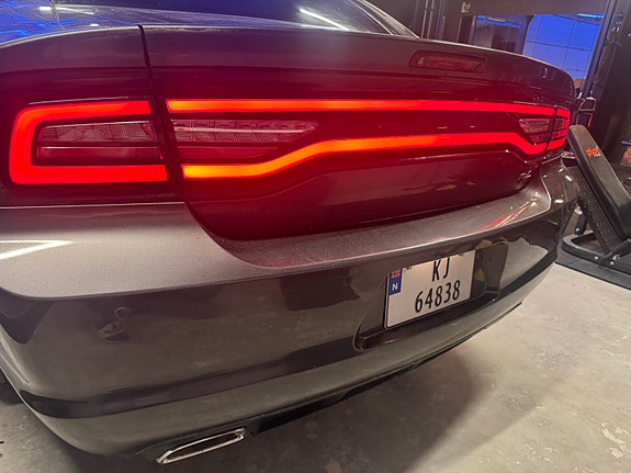 Dodge Charger 5 of 9
