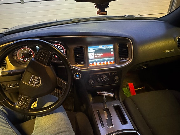 Dodge Charger 6 of 9