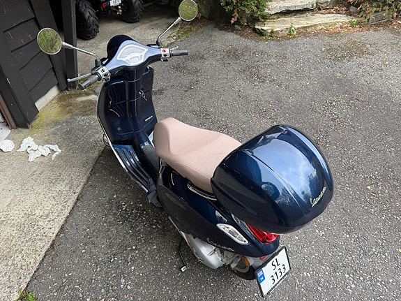 Vespa Primavera 125 3 of 5