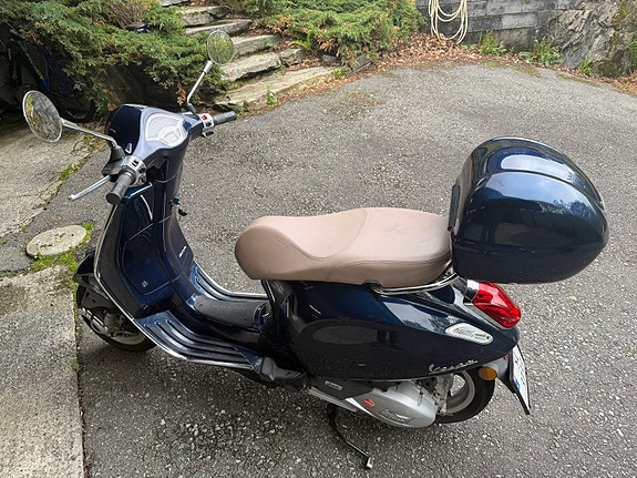 Vespa Primavera 125 2 of 5