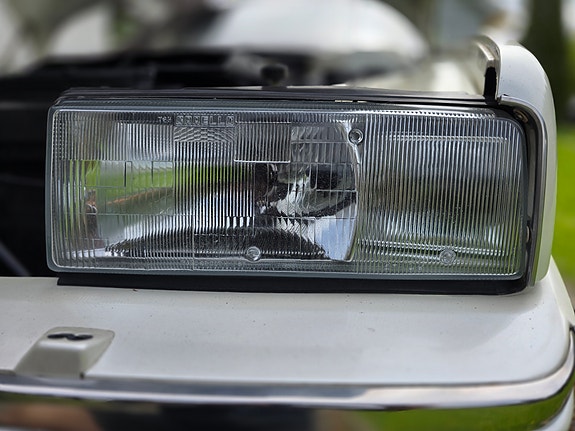 Cadillac Allante 15 of 30