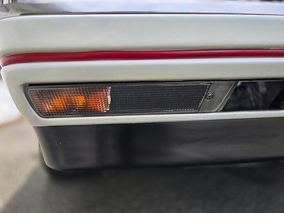 Cadillac Allante 11 of 30