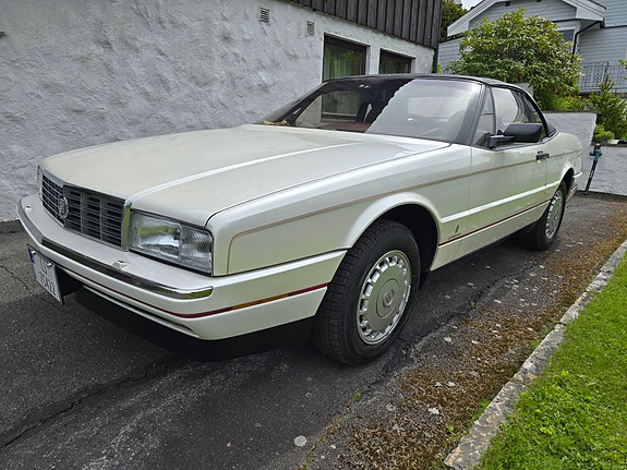 Cadillac Allante 25 of 30