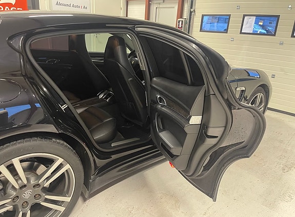 Porsche Panamera 12 of 29