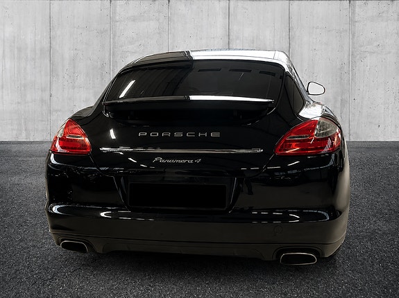 Porsche Panamera 3 of 5