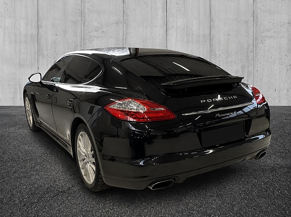 Porsche Panamera 5 of 5