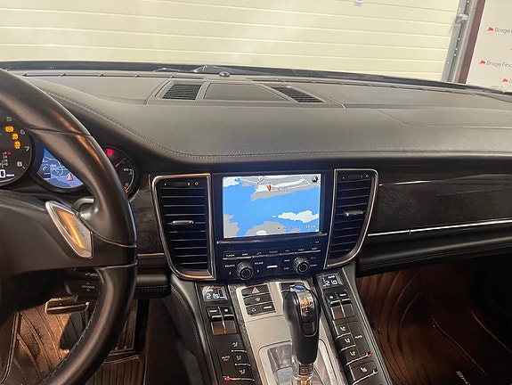 Porsche Panamera 7 of 29