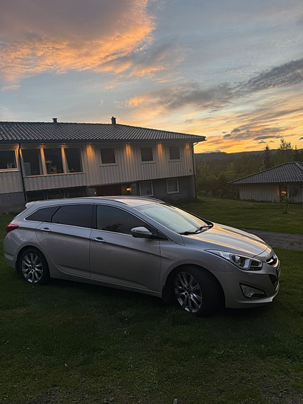 Hyundai i40 2 of 5