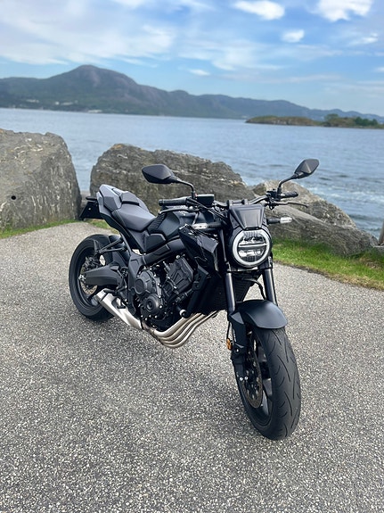 Honda CB 650 R Black Edition 3 of 14