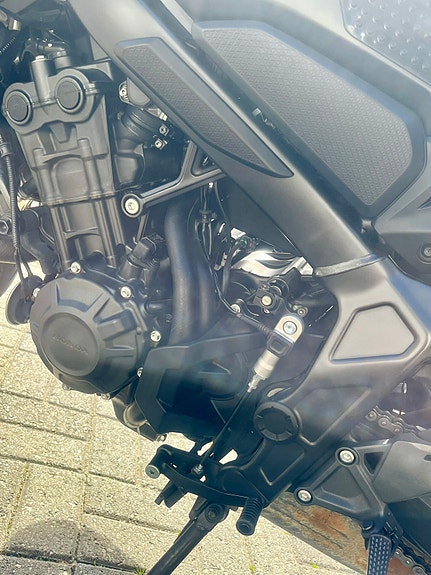 Honda CB 650 R Black Edition 7 of 14