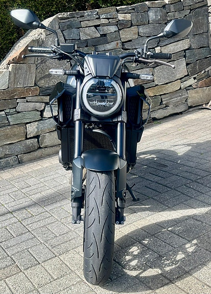 Honda CB 650 R Black Edition 8 of 14