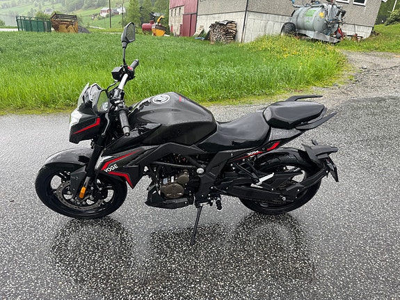 VOGE 300 R 4 of 4