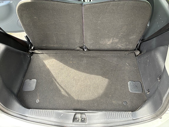 Peugeot iOn 5 of 5