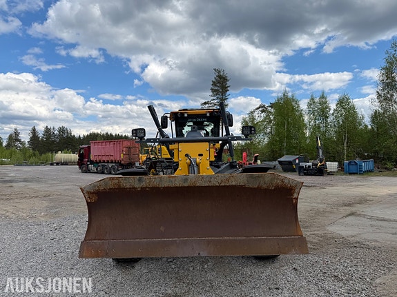 John Deere 622G 2 of 5