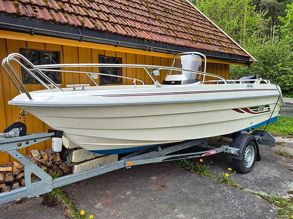 Lite brukt HR442 med 40 hester Suzuki motor og Tysse båthenger 5 of 5