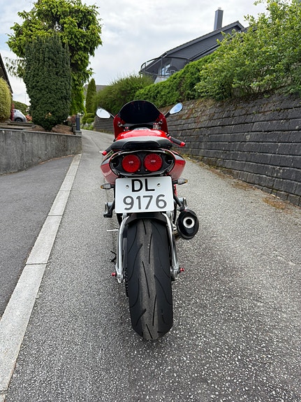 Aprilia RSV 1000 Mille 4 of 5