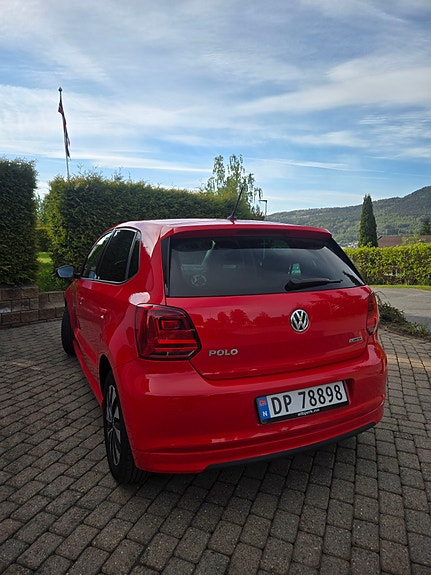 Volkswagen Polo 2 of 6