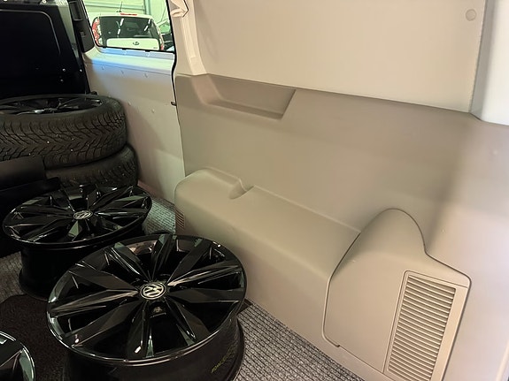 Volkswagen Transporter 27 of 30