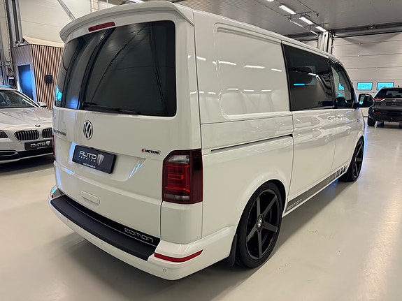 Volkswagen Transporter 12 of 30