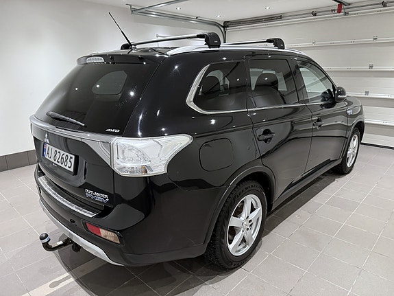 Mitsubishi Outlander 3 of 5