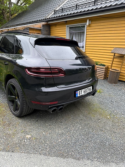 Porsche Macan 5 of 15