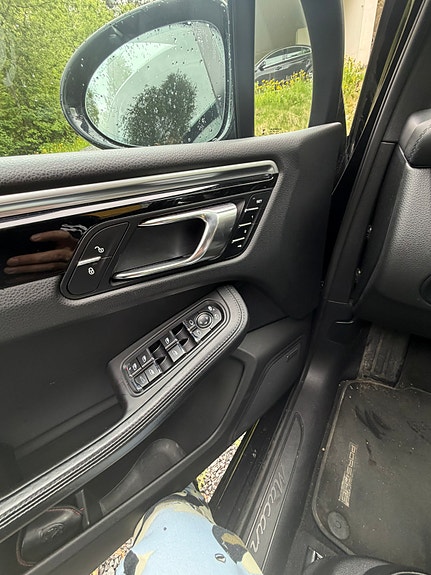Porsche Macan 12 of 15