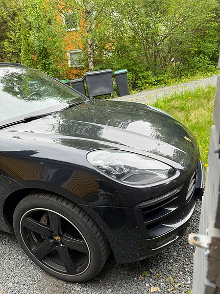 Porsche Macan 3 of 15