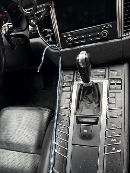 Porsche Macan 10 of 15