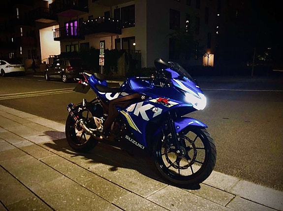Suzuki GSX-R 125 4 of 5