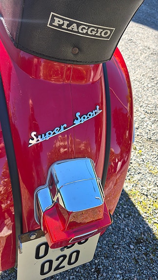 Vespa Super Sport 5 of 8