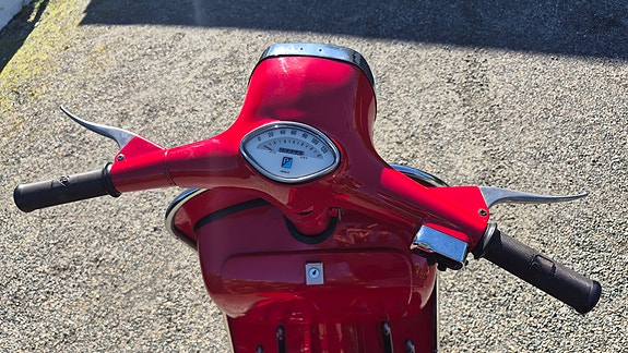 Vespa Super Sport 7 of 8