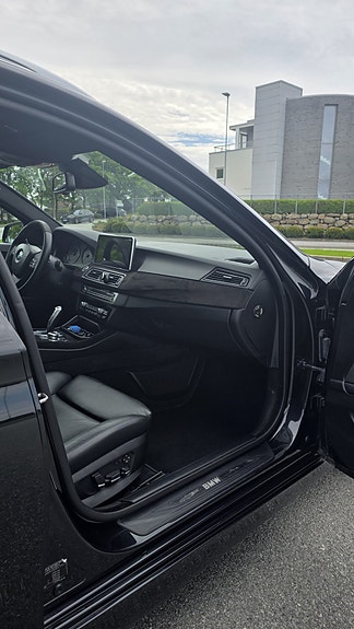 BMW 528i 14 of 30