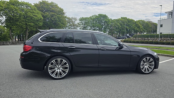 BMW 528i 12 of 30
