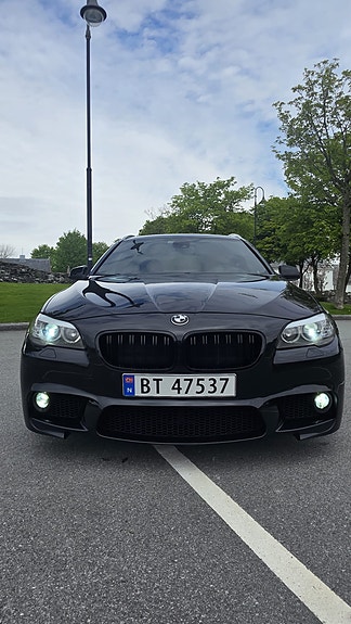 BMW 528i 2 of 30