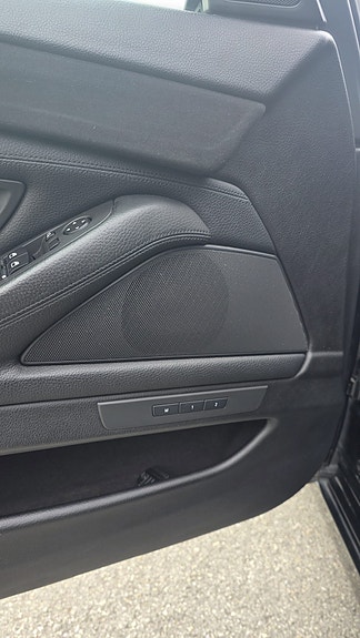 BMW 528i 23 of 30