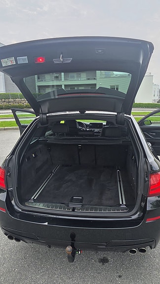 BMW 528i 9 of 30