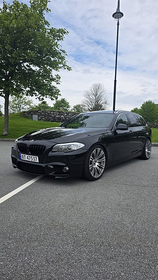 BMW 528i 4 of 30