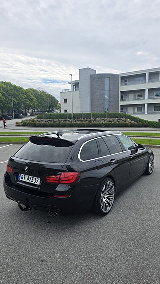 BMW 528i 11 of 30