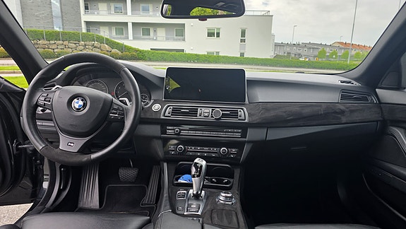BMW 528i 26 of 30