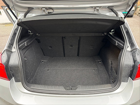 BMW 118i 14 of 17