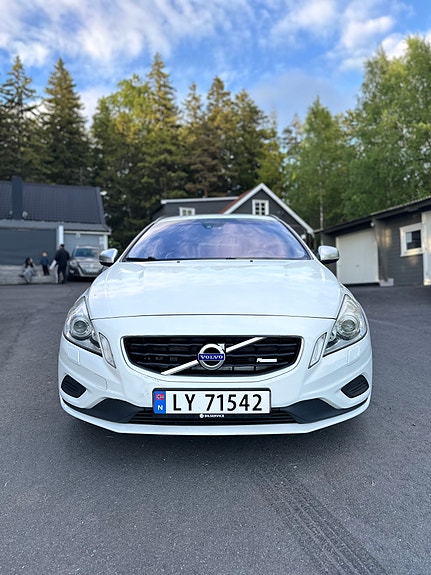 Volvo V60 3 of 5