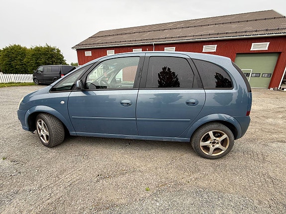 Opel Meriva 2 of 5
