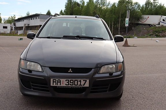 Mitsubishi Space Star 2 of 5