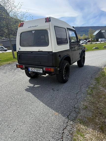 Suzuki SJ 410 11 of 25