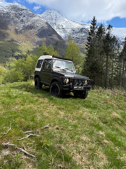 Suzuki SJ 410 2 of 25