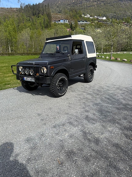 Suzuki SJ 410 8 of 25