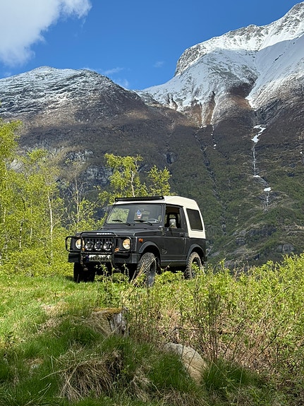 Suzuki SJ 410 3 of 25