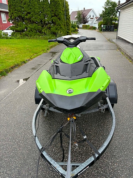seadoo spark 2up 2 of 5